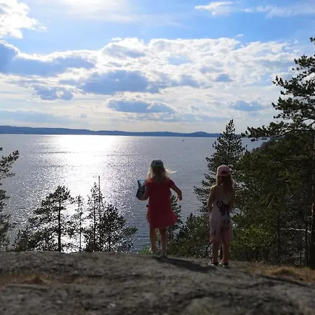 Comfy Retreat For 8 With Hot Tub & Sauna 公寓 *