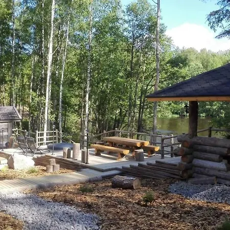 Comfy Retreat For 8 With Hot Tub & Sauna アパート