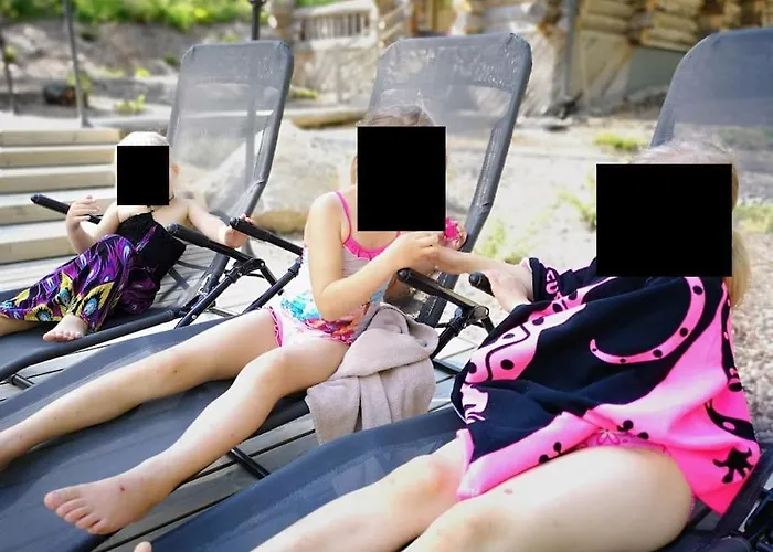 Comfy Retreat For 8 With Hot Tub & Sauna Apartman