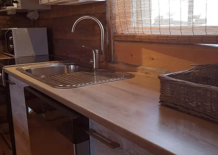 Comfy Retreat For 8 With Hot Tub & Sauna Apartman