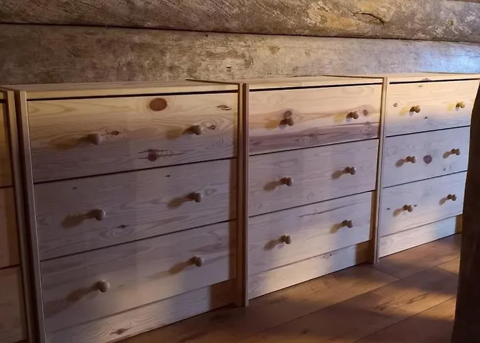 Comfy Retreat For 8 With Hot Tub & Sauna