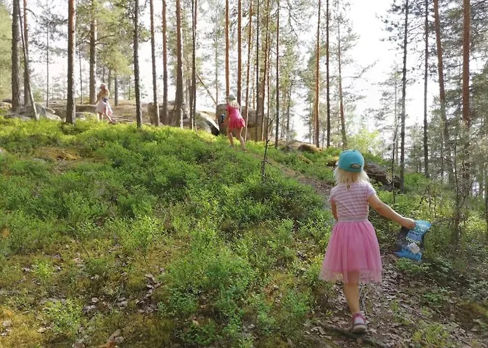 Comfy Retreat For 8 With Hot Tub & Sauna Jyväskylä